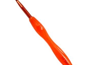 Крючок для вязания с пластиковой прозрачно-разноцветной ручкой