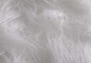 Белый длинноворсовый искусственный мех полотно (9см)